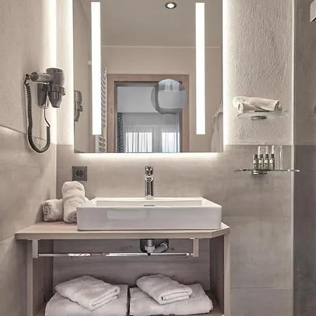 维斯保尔公寓 公寓 *